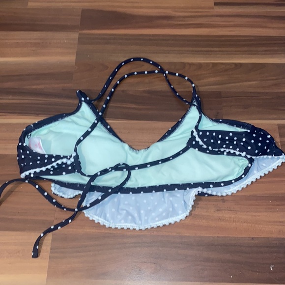Xhilaration size L bikini top - Picture 2 of 3